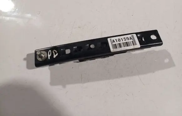 Opel Vectra C Seat belt adjustment rail 