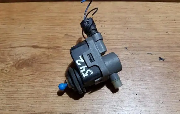 Nissan Primera Headlight level adjustment motor 