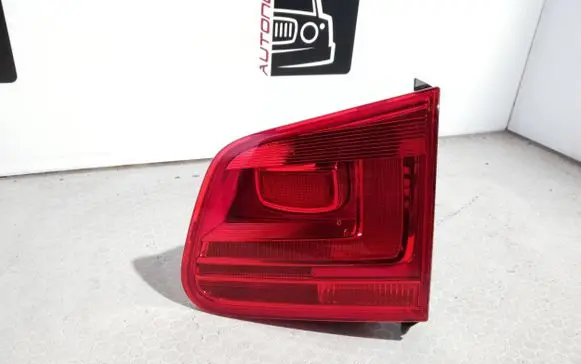 Volkswagen Tiguan Tailgate rear/tail lights 5N0945310 A046341