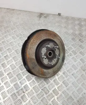 Toyota Auris E180 Front wheel hub