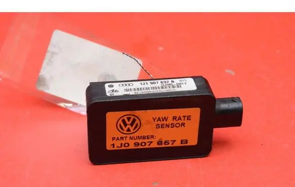 Volkswagen Golf IV Sensor 1J0907657B