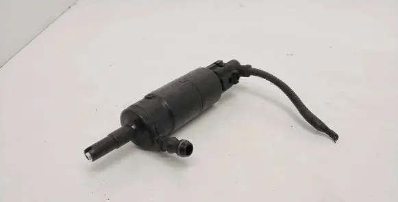 Volkswagen Golf V Headlight washer pump 3B7955681 001016