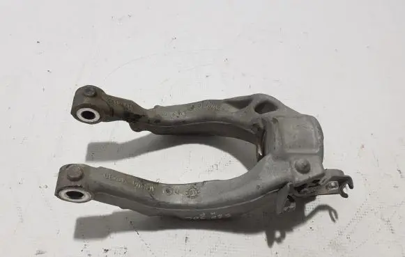Volvo S60 Lower shock absorber bracket 31476122