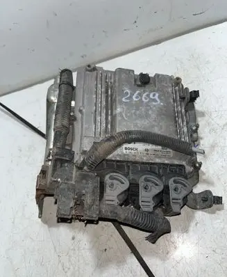 Nissan X-Trail T30 Engine control unit/module 0281013874
