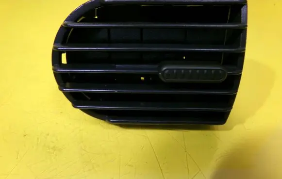Opel Corsa C Dashboard side air vent grill/cover trim