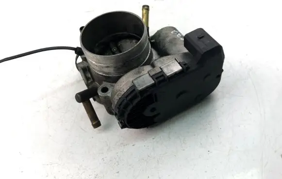 Skoda Octavia Mk2 (1Z) Throttle valve 06A133062D