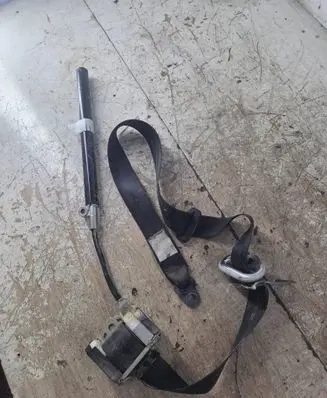 Seat Alhambra (Mk1) Front seatbelt 7M3857705 1M21611B09 33023997