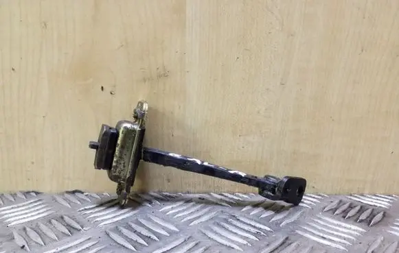 KIA Sorento Rear door check strap stopper