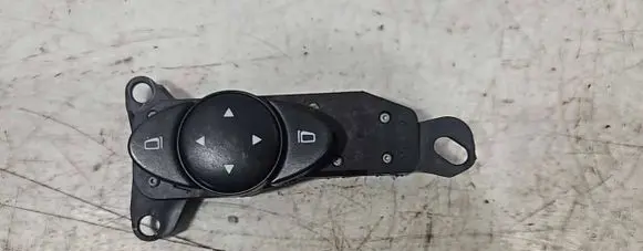 Mercedes-Benz E W211 Wing mirror switch 2118215379 03211025