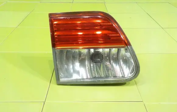 Toyota Avensis T270 Rear/tail lights 18AB29
