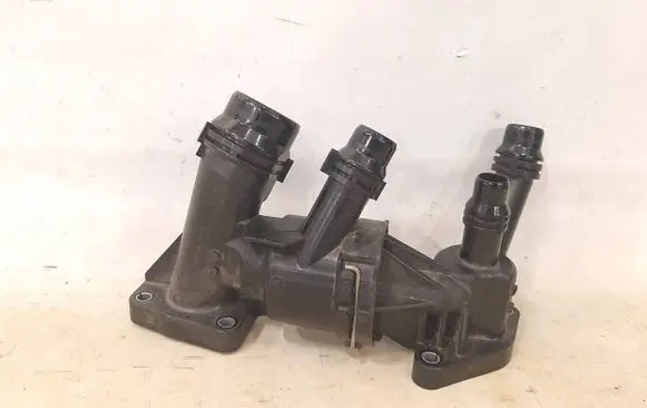 BMW X3 G01 Thermostat housing 8576289 11538576289