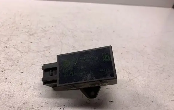 Volkswagen Golf Plus Seat heating relay PA6GK30FRV0 7L0959772