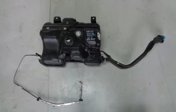 Opel Vivaro AdBlue liquid reservoir 56562659