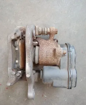 Nissan Qashqai Rear brake caliper