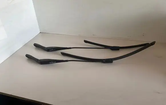 Ford Mondeo MK IV Windshield/front glass wiper blade 7s7117526