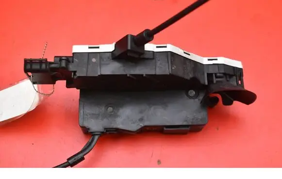 Peugeot 207 CC Front door lock 24087816