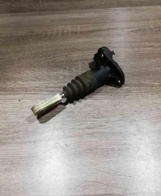 Volkswagen PASSAT B5.5 Clutch master cylinder 8E1721401AG