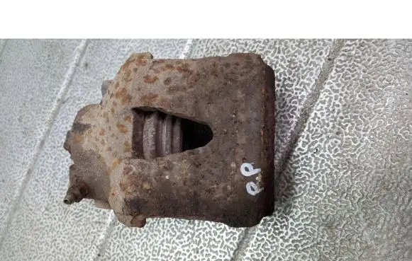 Volkswagen Polo Front brake caliper