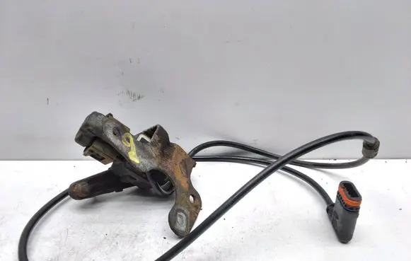 Mercedes-Benz E A207 Rear air suspension level height sensor A0035426618