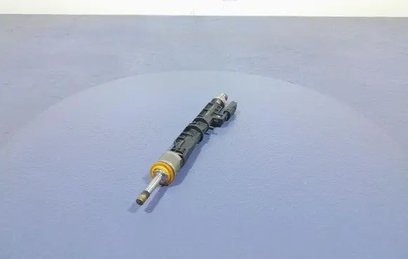 BMW M5 Fuel injector 7852362
