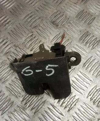 Volkswagen Touran I Tailgate/trunk/boot lock/catch/latch 1K6827505C