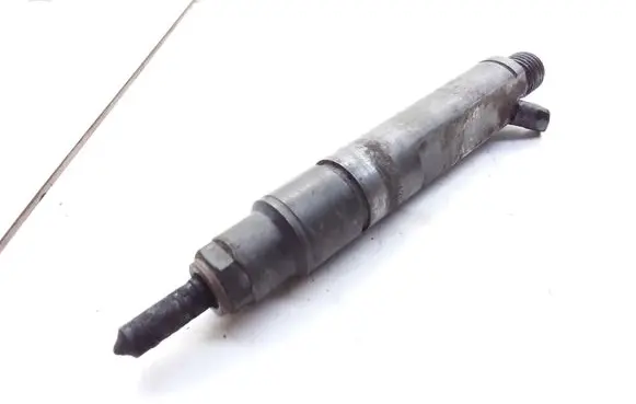 Audi A4 S4 B5 8D Fuel injector 028130201G