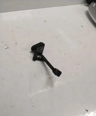 Windshield washer spray nozzle