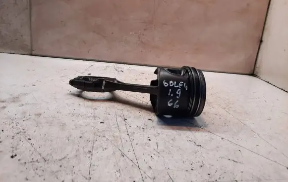 Volkswagen Golf IV Piston with connecting rod 79L46