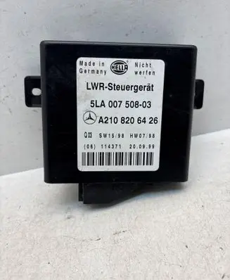 Mercedes-Benz E W210 Light module LCM 5LA00750803 A2108206426 114371