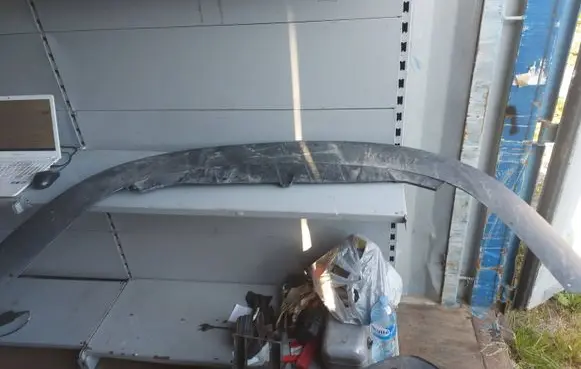 Volkswagen PASSAT B6 Front bumper lip 3c0805908