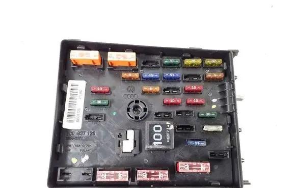 Volkswagen PASSAT B6 Fuse module 3C0937125