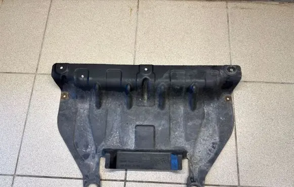 BMW 4 F32 F33 Engine splash shield/under tray 6850067 51164310