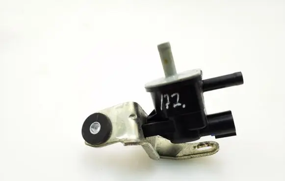 Toyota Verso Valve 90910TC001