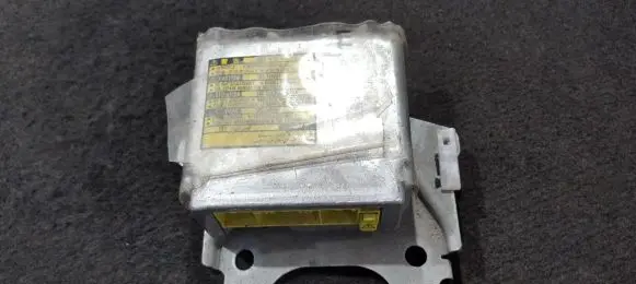 Lexus IS 200-300 Airbag control unit/module 8917053020 89170-53020