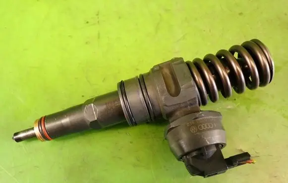 Skoda Fabia Mk1 (6Y) Fuel injector