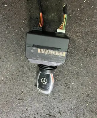 Mercedes-Benz ML W164 Ignition lock A1645450908 33002805 9004536291606189