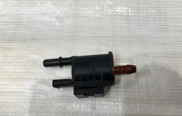 Dodge Dart Other engine bay part 04627182AA