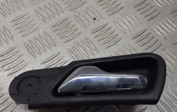 Mercedes-Benz C W203 Front door interior handle A3172010001