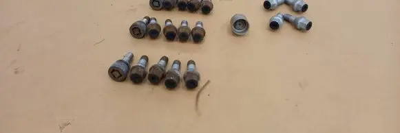 Nuts/bolts