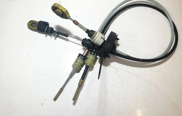 Opel Vectra C Gear shift cable linkage 9128 e67