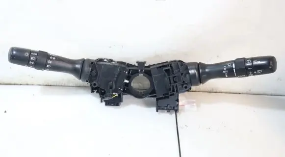 Toyota Auris 150 Light switch