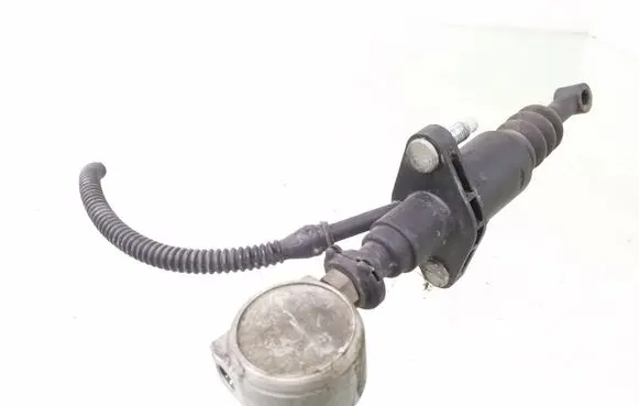 Clutch slave cylinder