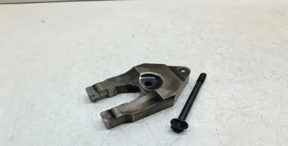 Nissan Pathfinder R51 Fuel Injector clamp holder