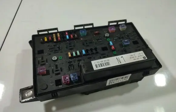 Opel Astra H Fuse box set 5DK00866819