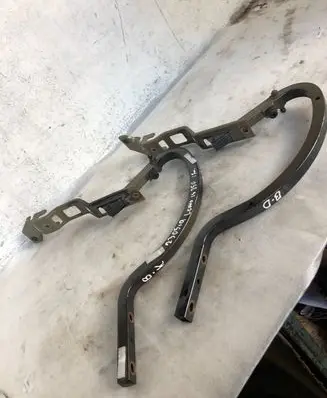 Lexus IS 220D-250-350 Tailgate/trunk/boot hinge
