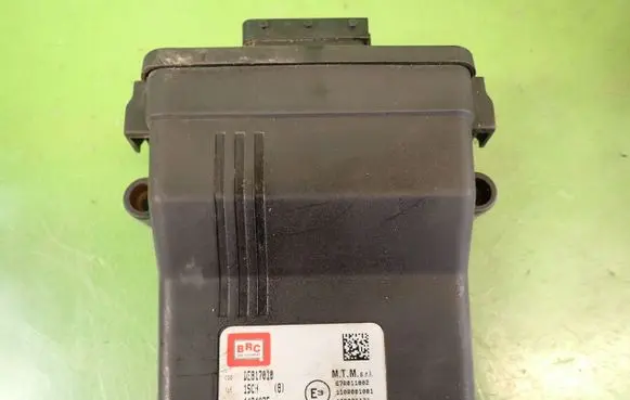 Nissan Almera Tino LP gas control unit module 67R011002