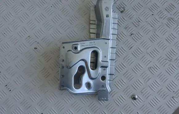 Ford Grand C-MAX Fender mounting bracket AM51R16C076AC