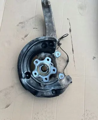 BMW X5 G05 Front wheel hub spindle knuckle 6876655
