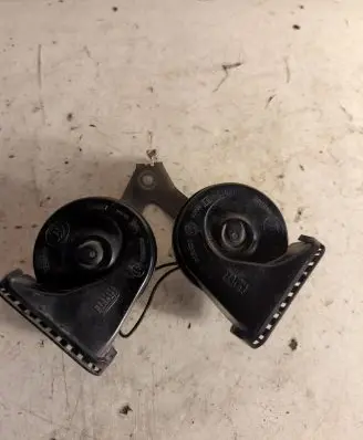 Jaguar XF X250 Horn signal 8X2313A803AB