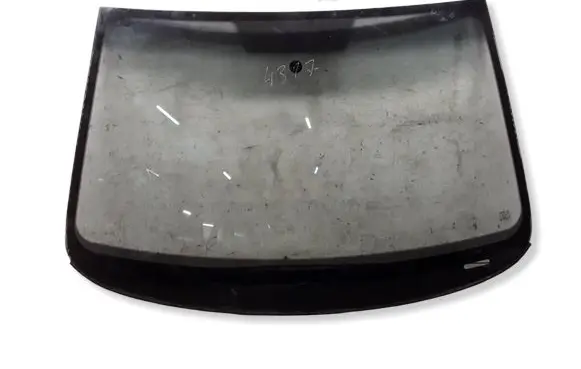 Volkswagen PASSAT B6 Front windscreen/windshield window 